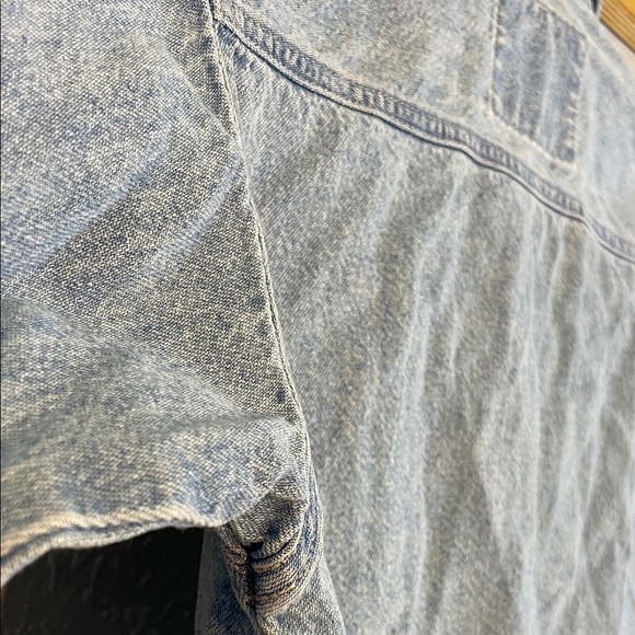 Levi’s Kids Denim Button Down Shirt – Light Wash Western Style Size 7 - Picture 12 of 15